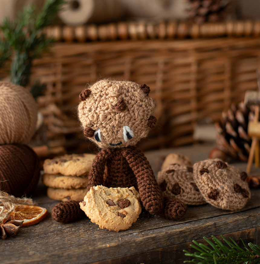 TOFT Cookies in a tin (Learn to Crochet Kit)