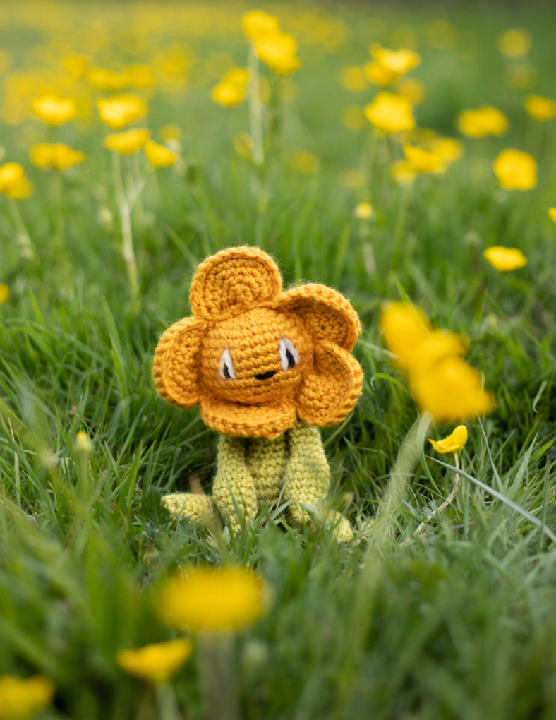 **NEW** TOFT Mini Buttercup Flower Kit