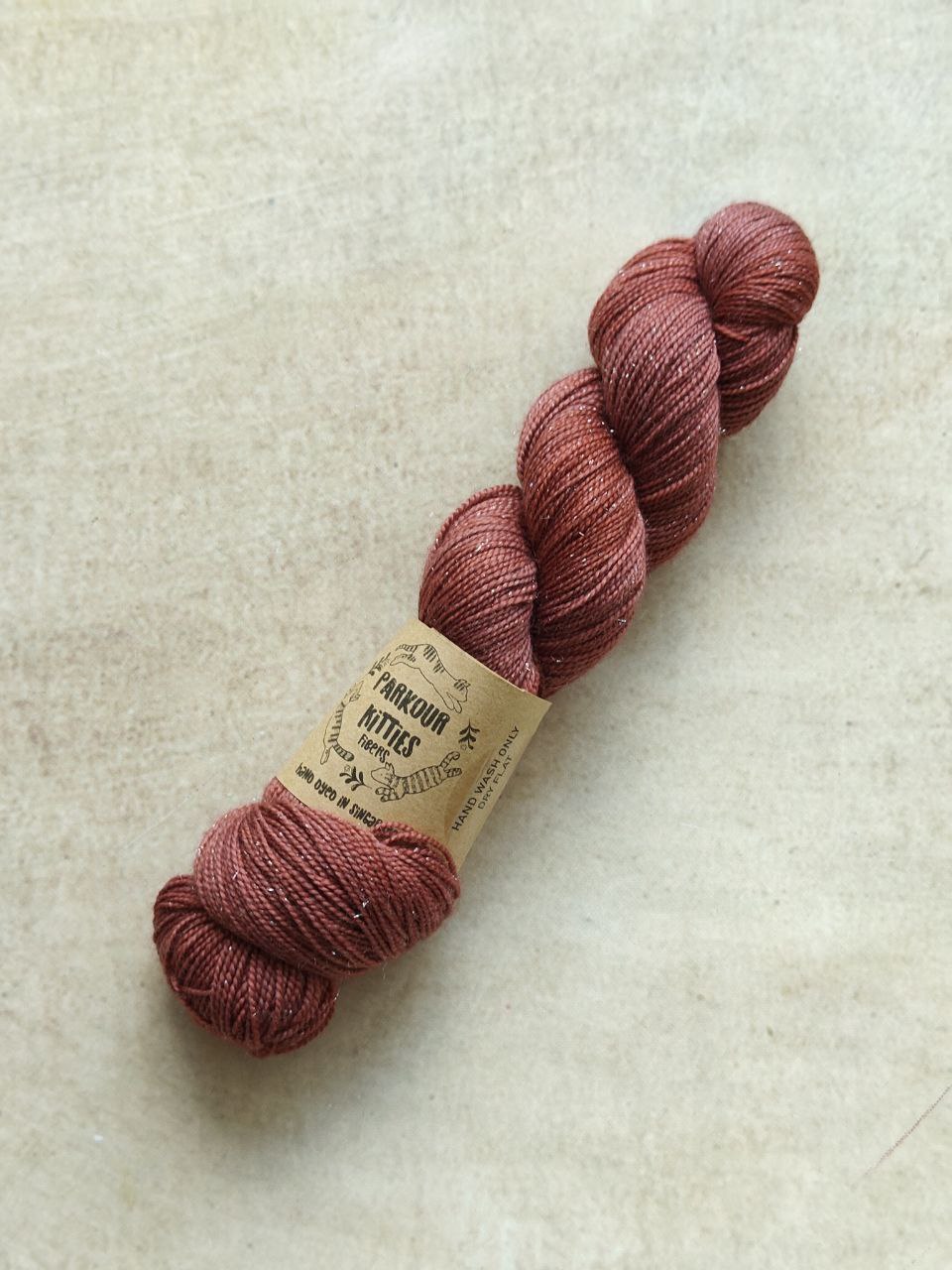 PKF 75% Superwash Merino, 20 Nylon & 5% Silver Stellina | 400m