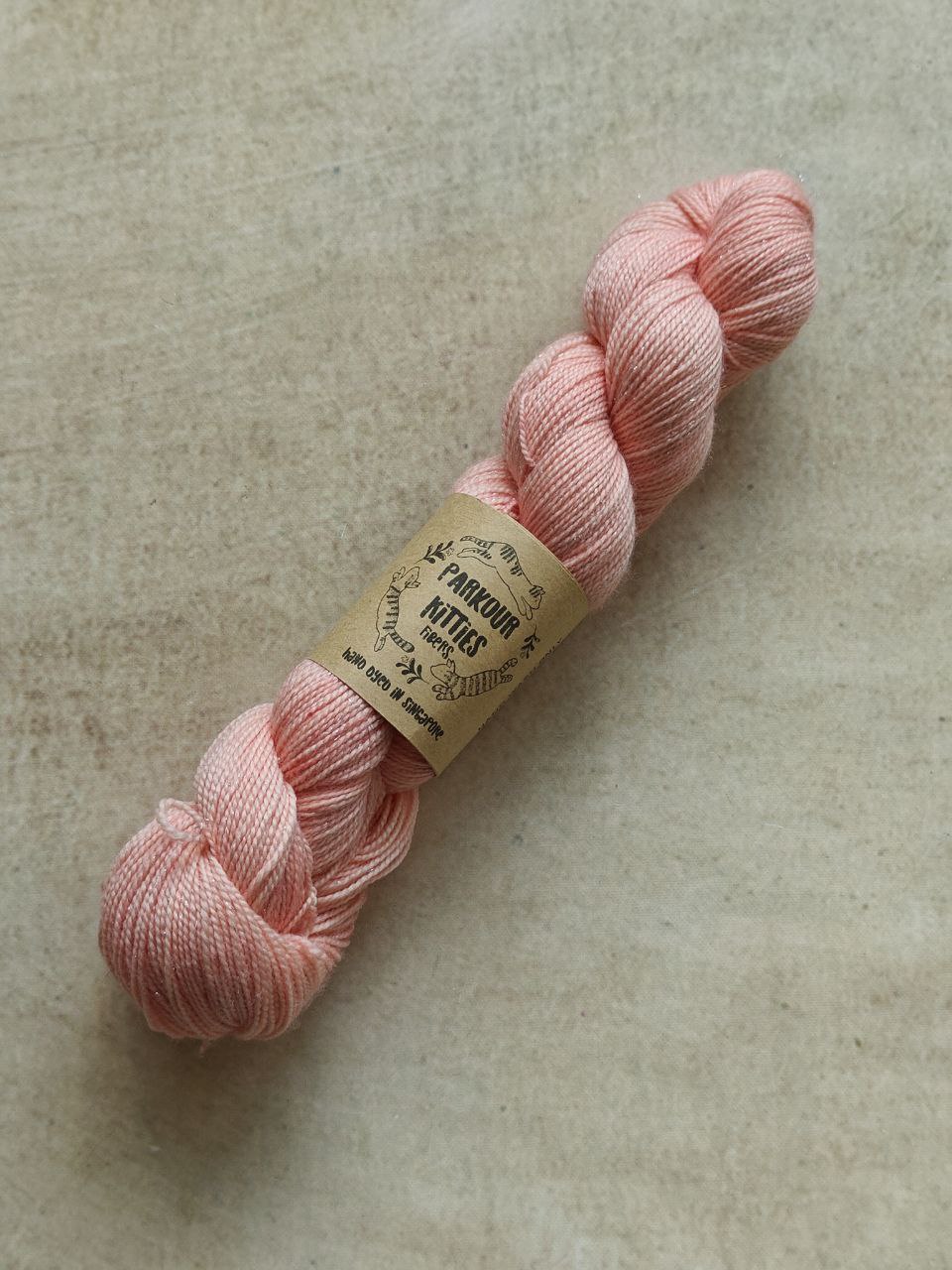 PKF 75% Superwash Merino, 20 Nylon & 5% Silver Stellina | 400m