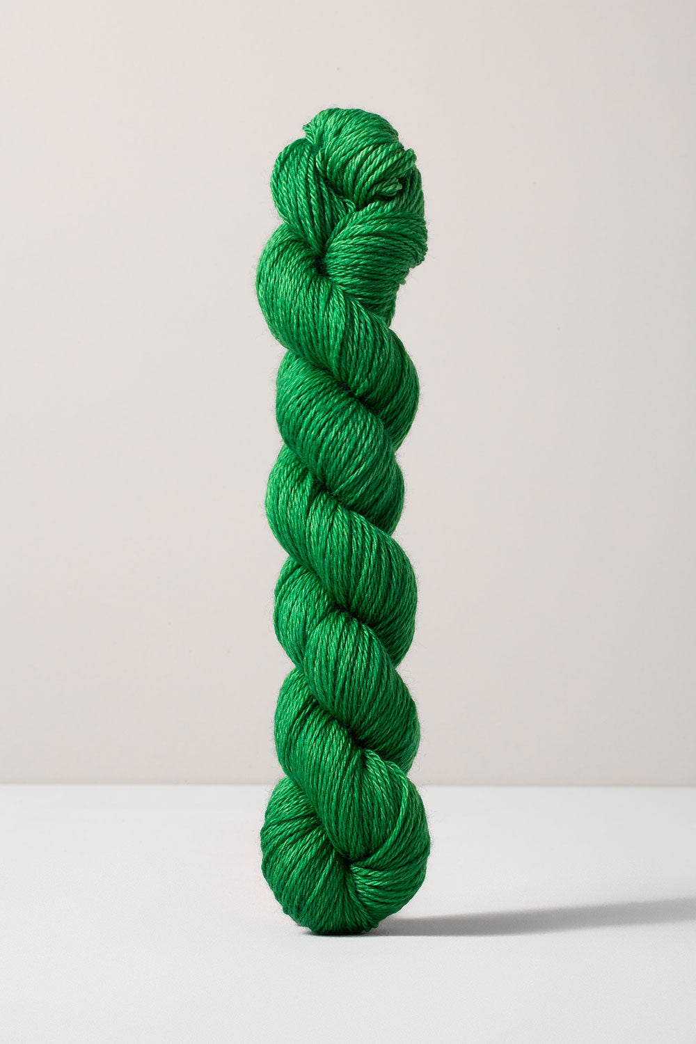 Urth Yarns 16 Fingering (16 Micron 100% Merino)