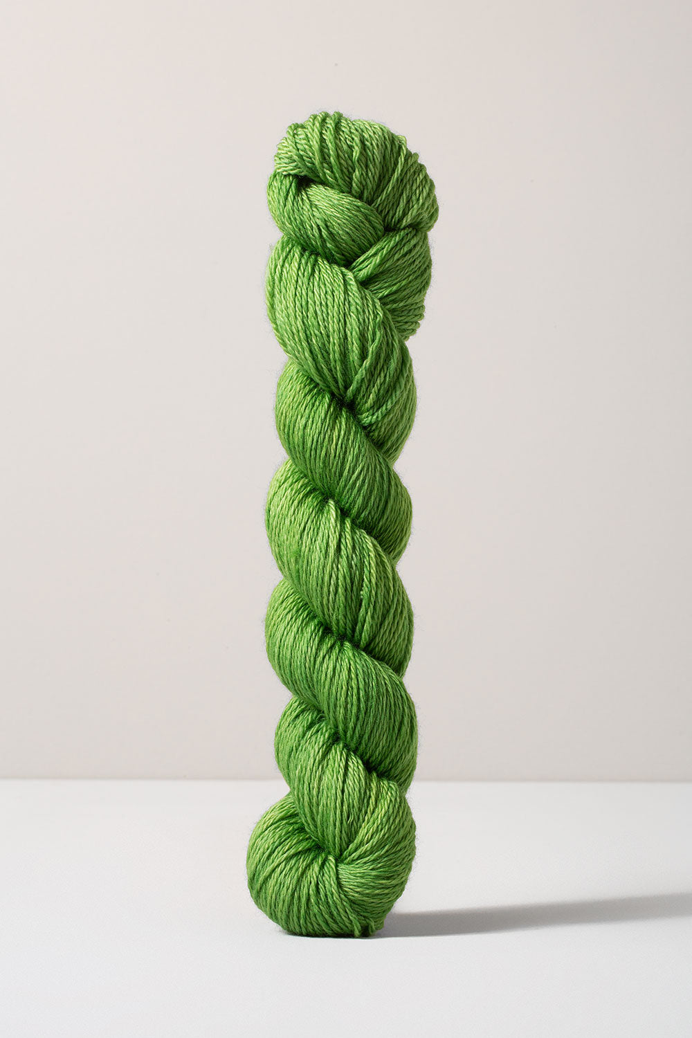 Urth Yarns 16 Fingering (16 Micron 100% Merino)