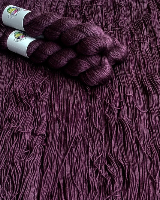 **NEW** By Kiilerich Hand-dyed Yarn - Mørk Yak NSW 400
