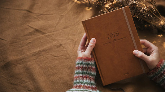 Laine Knitter's Year 2025 Weekly Planner
