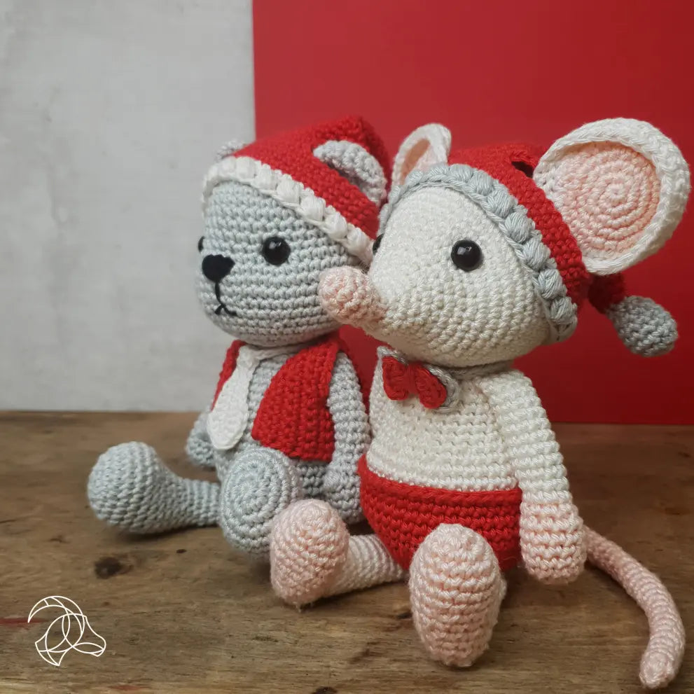 Hardicraft Crochet Kits - WINTER BEAR