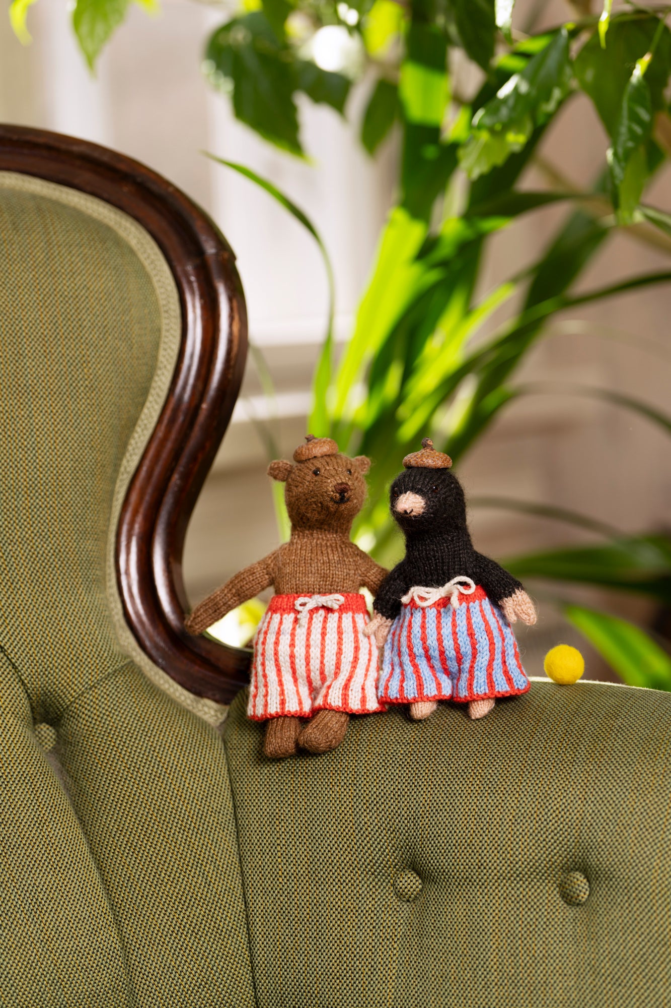 **NEW** Laine Chez Myrtil: MOre Seamless Friends to Knit and Love