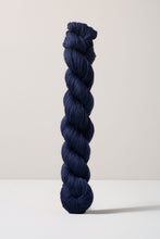 Load image into Gallery viewer, Urth Yarns 16 Fingering (16 Micron 100% Merino)