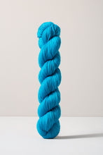 Load image into Gallery viewer, Urth Yarns 16 Fingering (16 Micron 100% Merino)