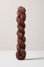Load image into Gallery viewer, Urth Yarns 16 Fingering (16 Micron 100% Merino)