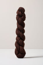 Load image into Gallery viewer, Urth Yarns 16 Fingering (16 Micron 100% Merino)