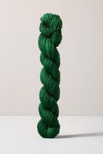 Load image into Gallery viewer, Urth Yarns 16 Fingering (16 Micron 100% Merino)
