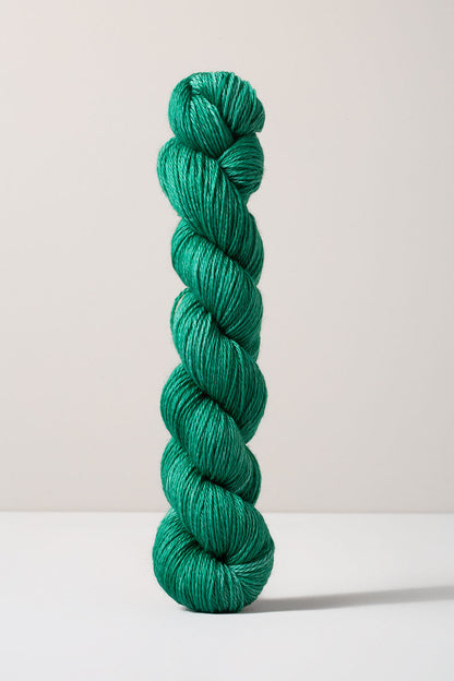 Urth Yarns 16 Fingering (16 Micron 100% Merino)
