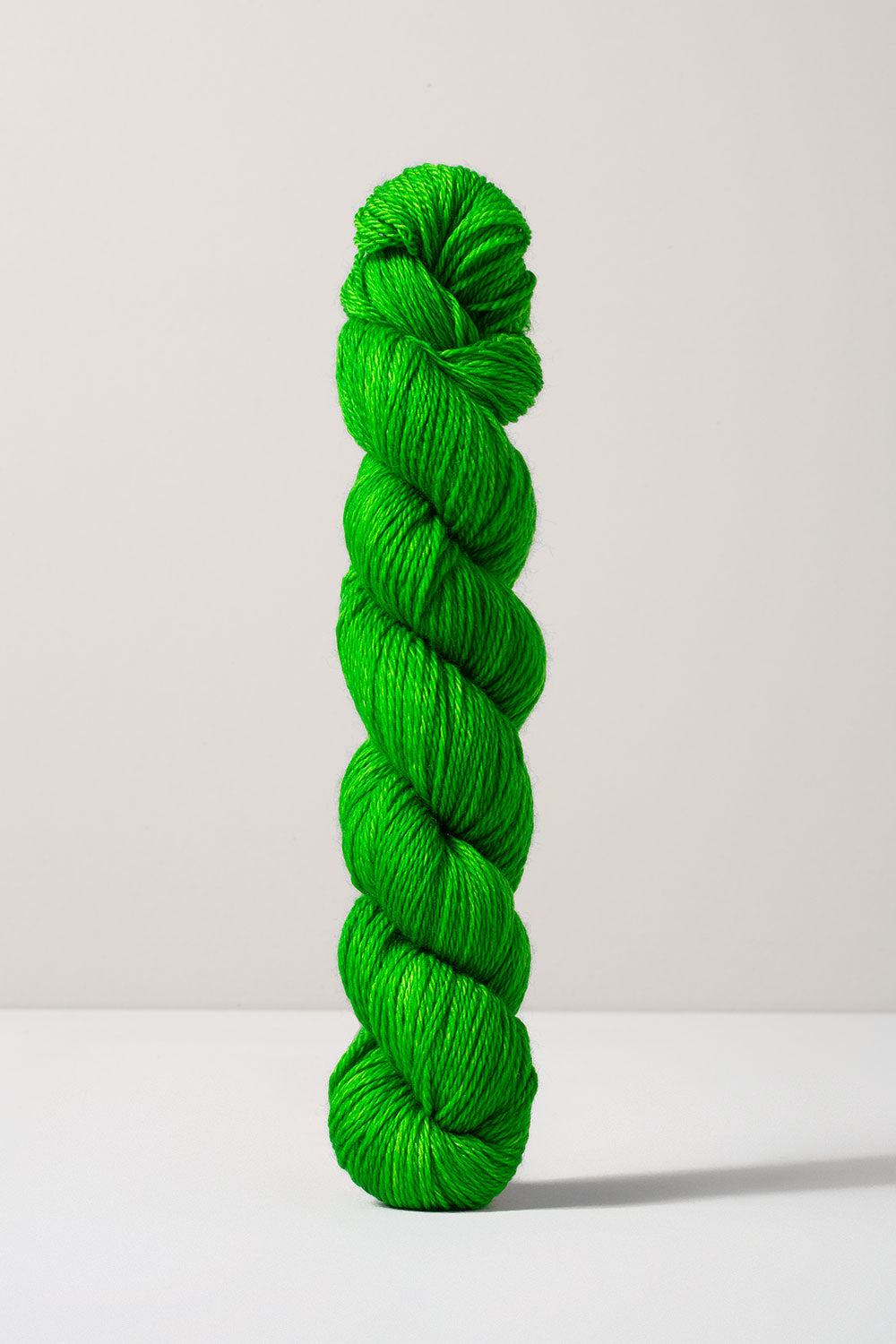 Urth Yarns 16 Fingering (16 Micron 100% Merino)
