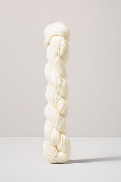 Urth Yarns 16 Fingering (16 Micron 100% Merino)