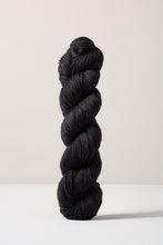 Load image into Gallery viewer, Urth Yarns 16 Fingering (16 Micron 100% Merino)