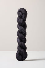 Load image into Gallery viewer, Urth Yarns 16 Fingering (16 Micron 100% Merino)
