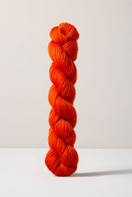 Load image into Gallery viewer, Urth Yarns 16 Fingering (16 Micron 100% Merino)