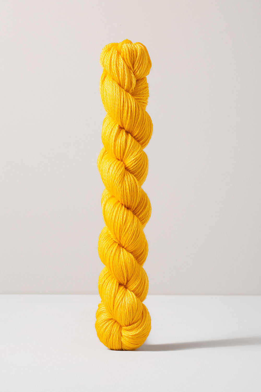 Urth Yarns 16 Fingering (16 Micron 100% Merino)