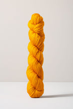 Load image into Gallery viewer, Urth Yarns 16 Fingering (16 Micron 100% Merino)