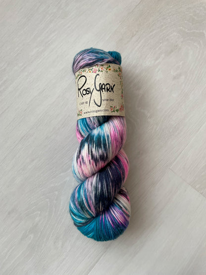Rosy Yarn Hand-Dyed - Cozy