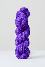 Load image into Gallery viewer, Urth Yarns Koozoo (3-Ply Chunky Merino)