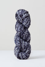 Load image into Gallery viewer, Urth Yarns Koozoo (3-Ply Chunky Merino)