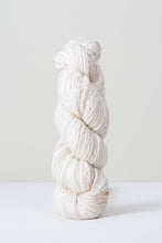 Load image into Gallery viewer, Urth Yarns Koozoo (3-Ply Chunky Merino)